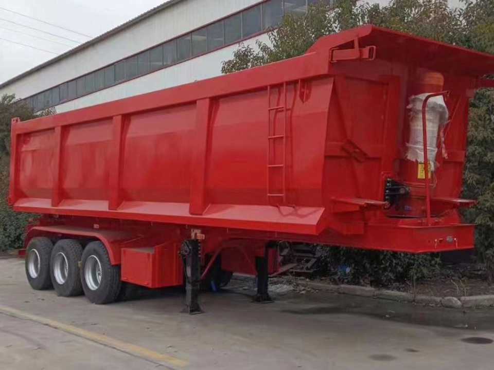 Трејлерот за дерозни депонија испратена во Танзанија
