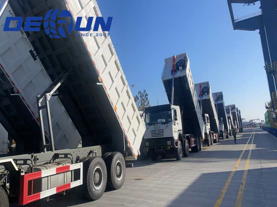 Sinotruk Howo 10 Dump Trucks веќе пристигнаа на пристаништето и се подготвени за одење Sinotruk Howo 10 Dump Trucks веќе пристигнаа на пристаништето и се подготвени за одење