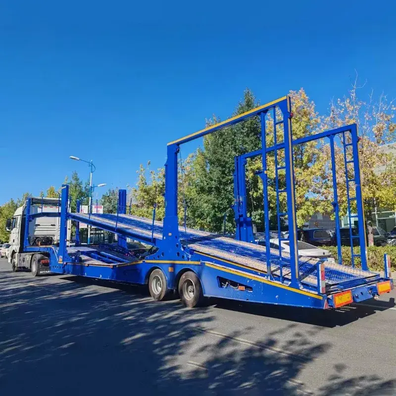 Приколка за транспорт со двојна палуба