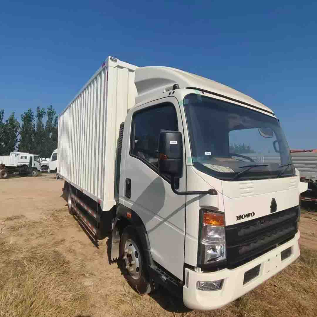 Сино притисок HOWO 4x2 светло од камион