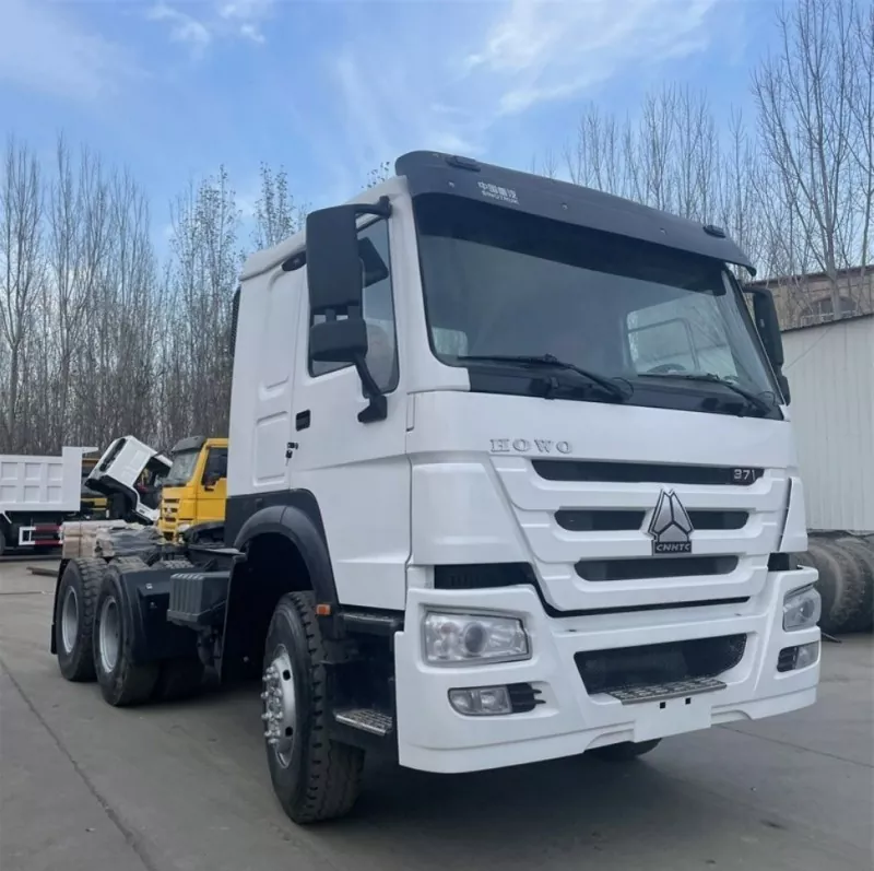 Користен камион влекач HOWO 6x4 371HP